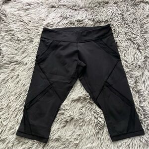 Lululemon size 10- Capri Leggings Yoga Pants Women's Training Workout Black